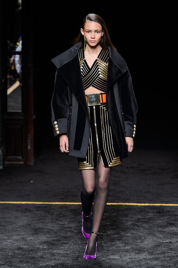 حقبة السبعينات تعجّ بالألوان في مجموعة Balmain