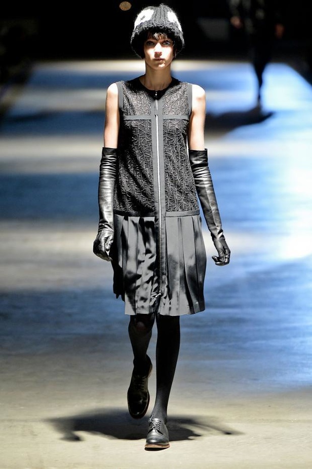 أزياء Giles... تفاصيل صغيرة تصنع الدهشة