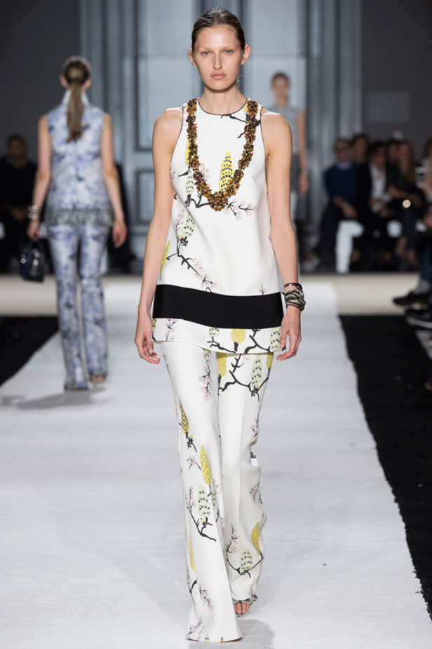 ريش وأزهار في عالم Giambatistta Valli