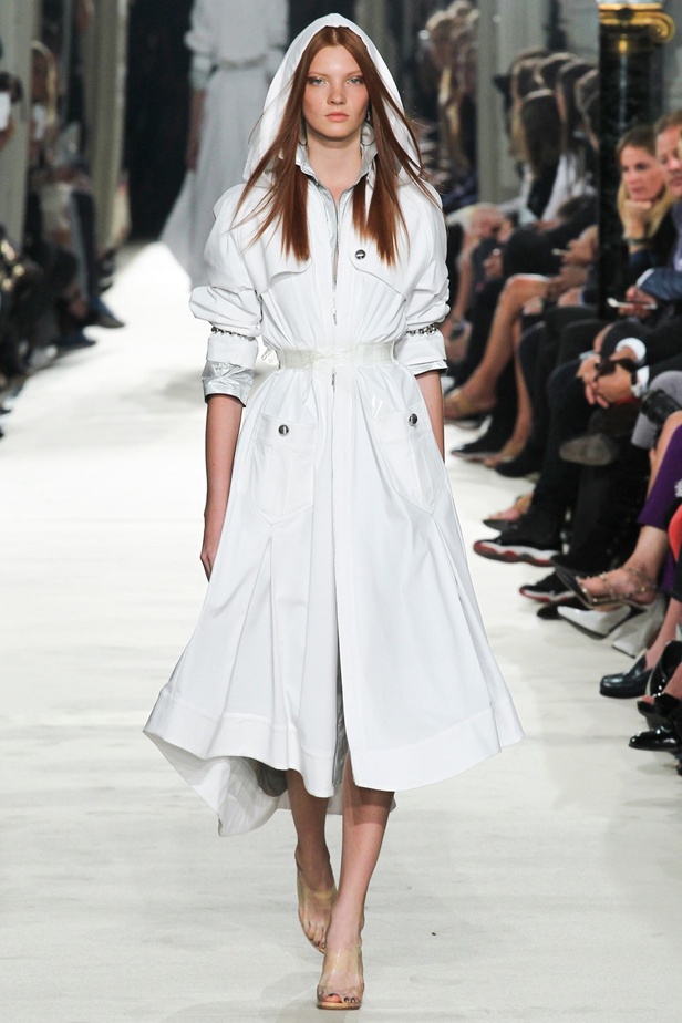 Alexis Mabille للمرأة القوية والحساسة في آن