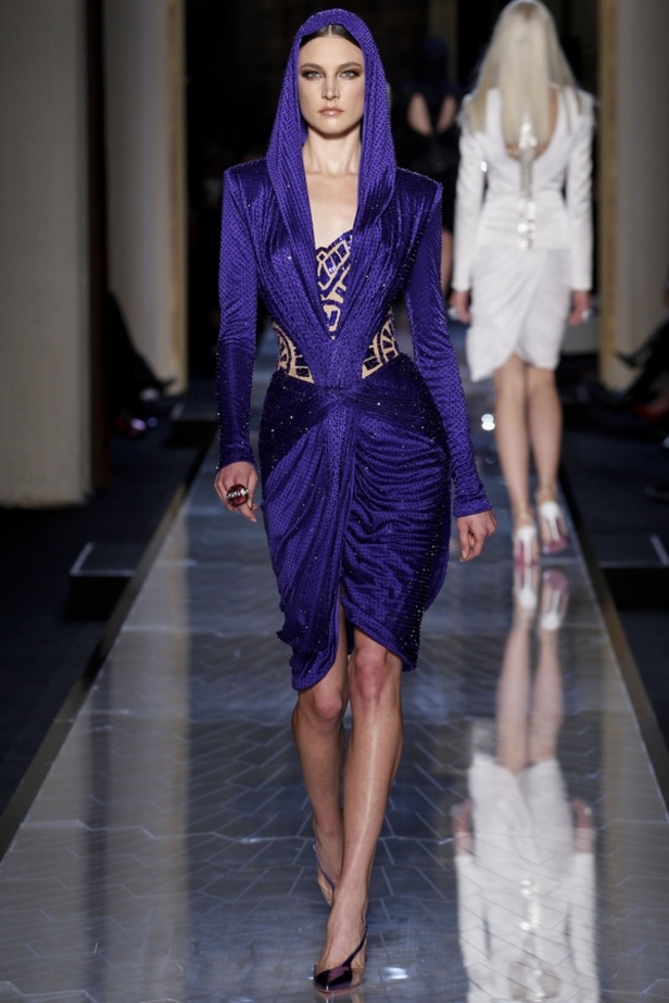 Atelier Versace الآلهة العصرية