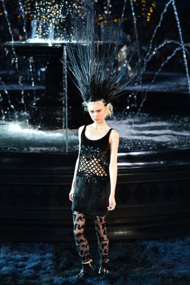 Louis Vuitton تودّع مارك جايكوبز في عرض استثنائي