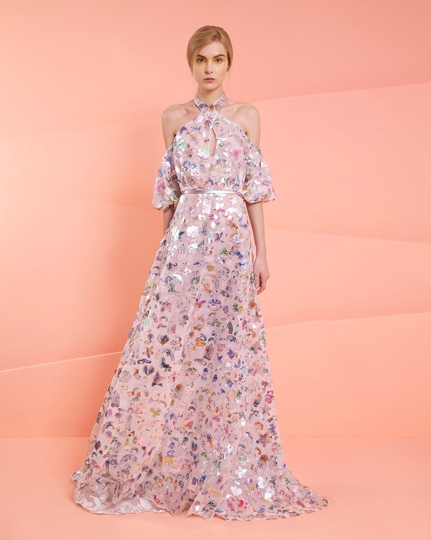 صخب من الجمال والألوان في تصاميم رامي قاضي