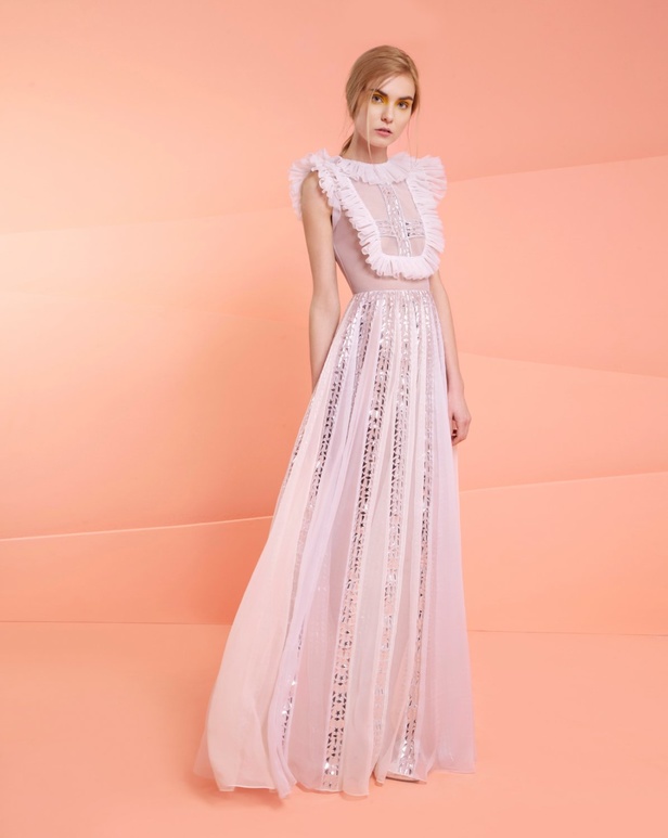 صخب من الجمال والألوان في تصاميم رامي قاضي