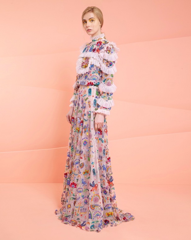 صخب من الجمال والألوان في تصاميم رامي قاضي