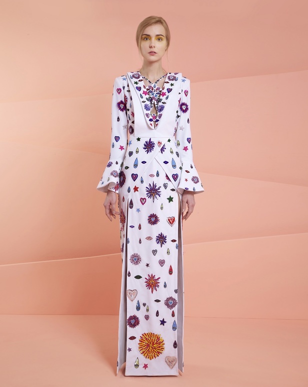 صخب من الجمال والألوان في تصاميم رامي قاضي