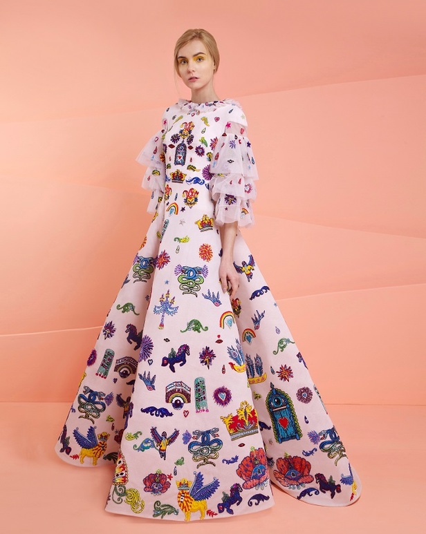 صخب من الجمال والألوان في تصاميم رامي قاضي