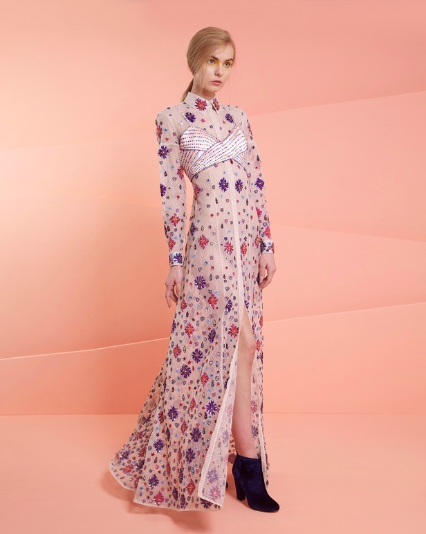 صخب من الجمال والألوان في تصاميم رامي قاضي