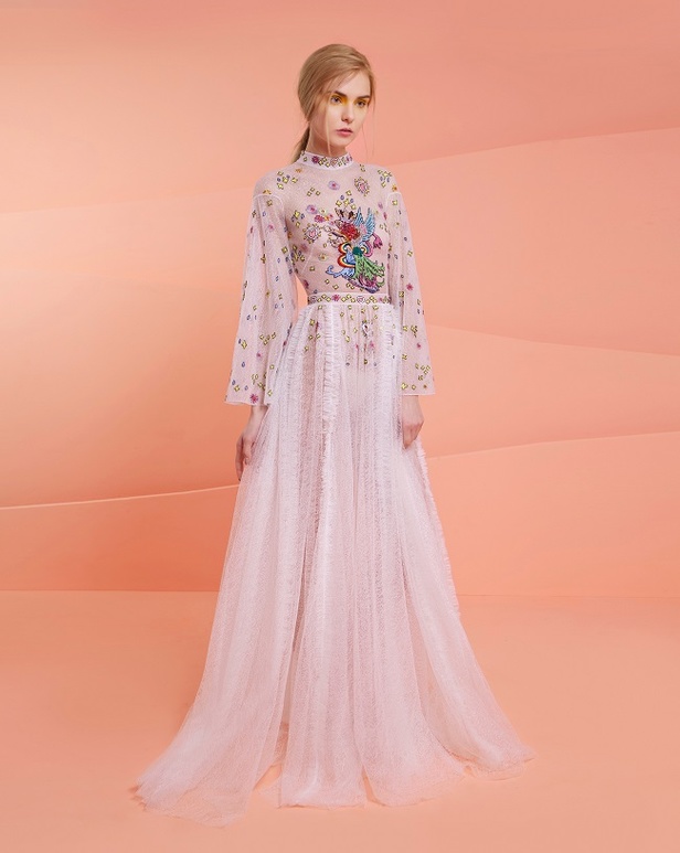 صخب من الجمال والألوان في تصاميم رامي قاضي