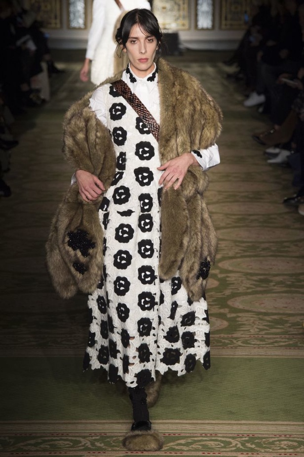 مجموعة سيمون روشا لخريف وشتاء 2017