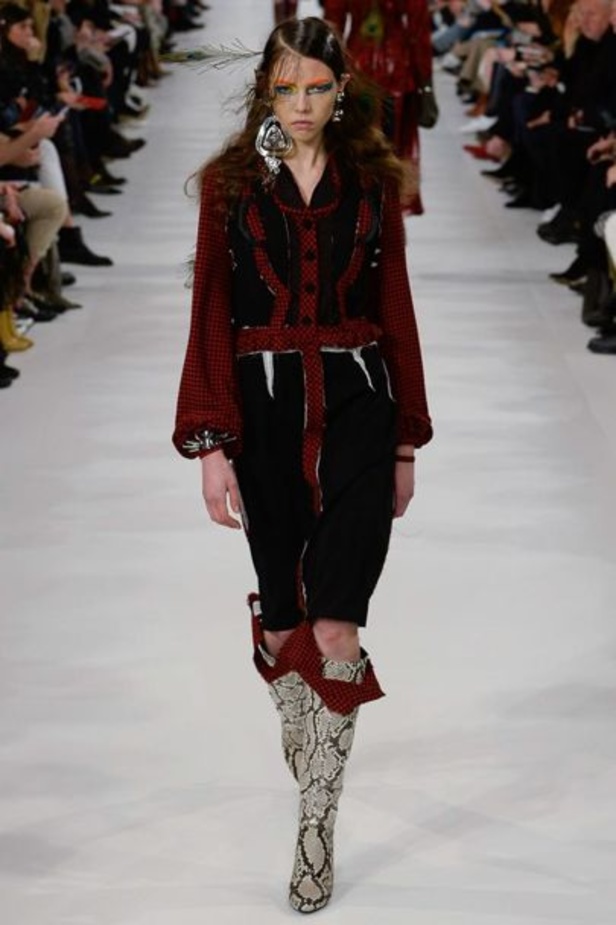 عرض أزياء ميزون مارجيلا لخريف وشتاء 2017-2018