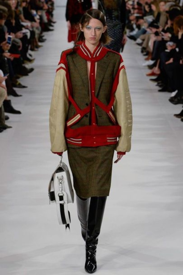 عرض أزياء ميزون مارجيلا لخريف وشتاء 2017-2018