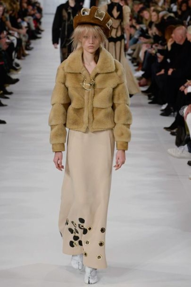 عرض أزياء ميزون مارجيلا لخريف وشتاء 2017-2018