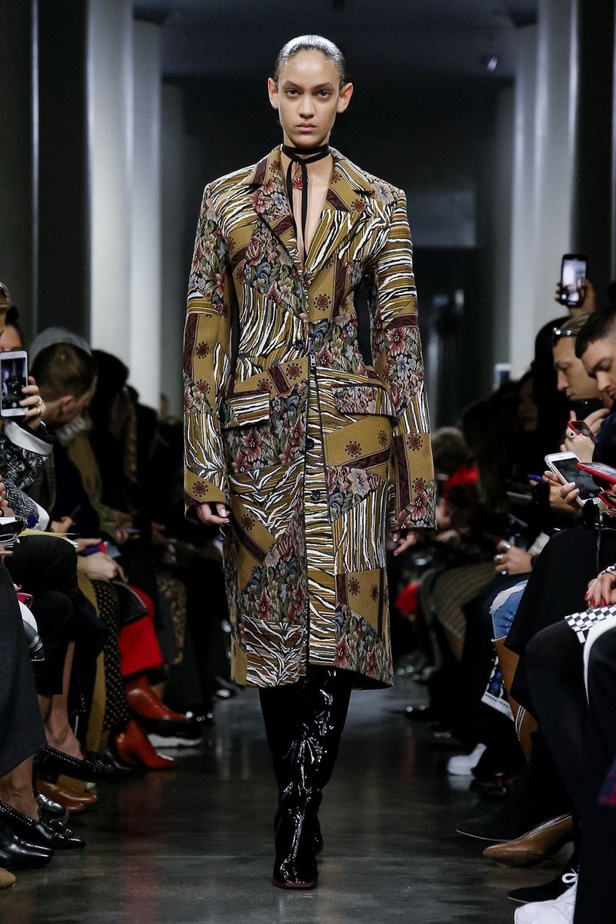 عرض أزياء موغلر لموسم خريف وشتاء 2019