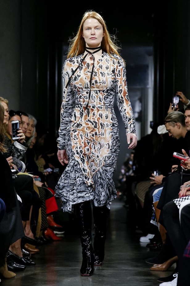 عرض أزياء موغلر لموسم خريف وشتاء 2019