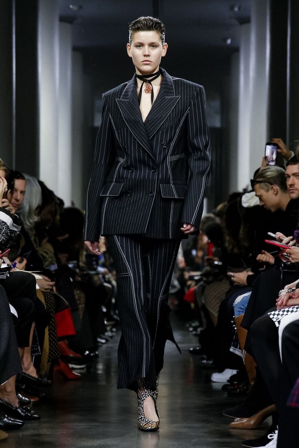 عرض أزياء موغلر لموسم خريف وشتاء 2019