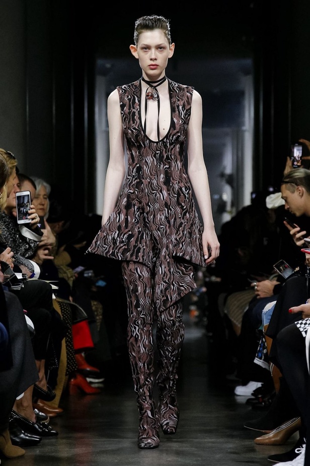 عرض أزياء موغلر لموسم خريف وشتاء 2019