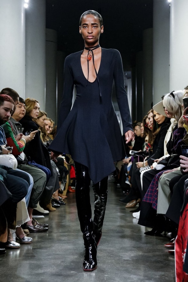 عرض أزياء موغلر لموسم خريف وشتاء 2019