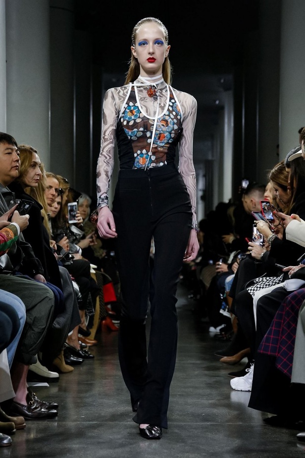 عرض أزياء موغلر لموسم خريف وشتاء 2019