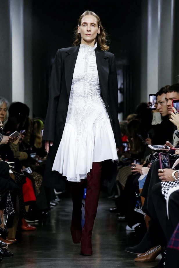 عرض أزياء موغلر لموسم خريف وشتاء 2019