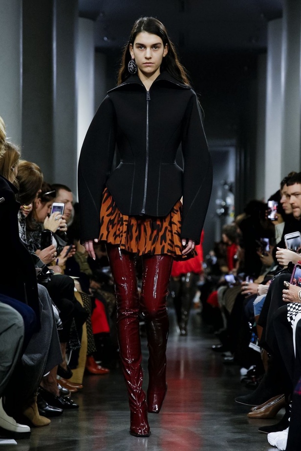 عرض أزياء موغلر لموسم خريف وشتاء 2019