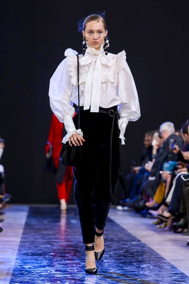 مجموعة Elie Saab لخريف وشتاء 2020-2021 خلال اسبوع الموضة في باريس