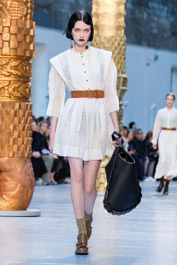 مجموعة كلوي Chloe لخريف وشتاء 2020-2021 خلال اسبوع الموضة في باريس