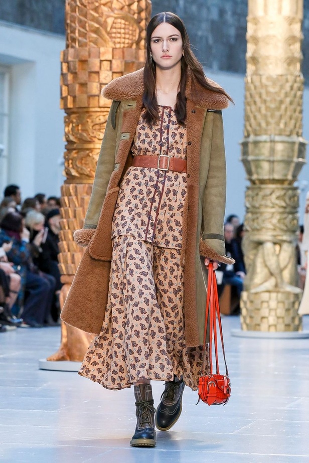 مجموعة كلوي Chloe لخريف وشتاء 2020-2021 خلال اسبوع الموضة في باريس