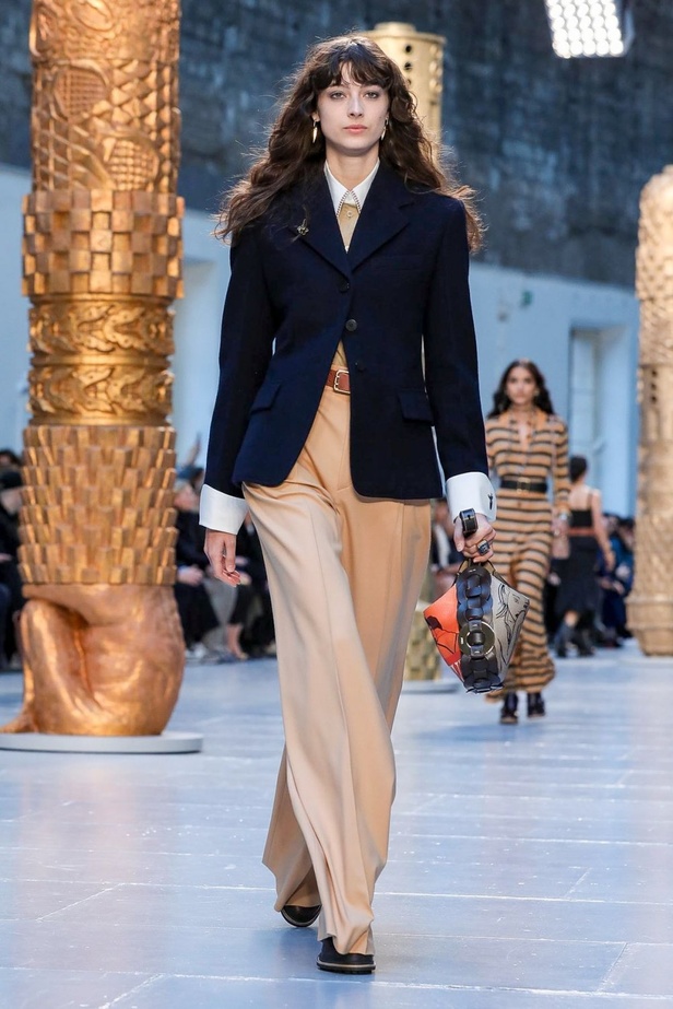 مجموعة كلوي Chloe لخريف وشتاء 2020-2021 خلال اسبوع الموضة في باريس