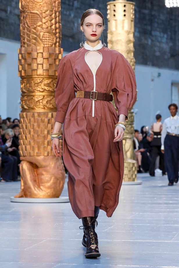 مجموعة كلوي Chloe لخريف وشتاء 2020-2021 خلال اسبوع الموضة في باريس