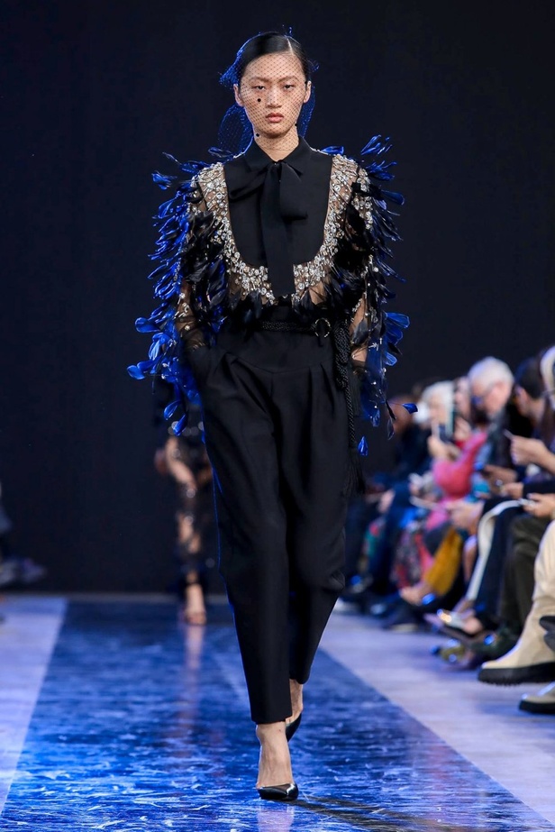 مجموعة Elie Saab لخريف وشتاء 2020-2021 خلال اسبوع الموضة في باريس