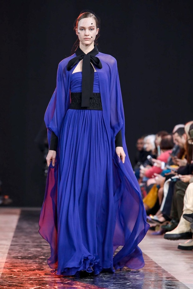 مجموعة Elie Saab لخريف وشتاء 2020-2021 خلال اسبوع الموضة في باريس