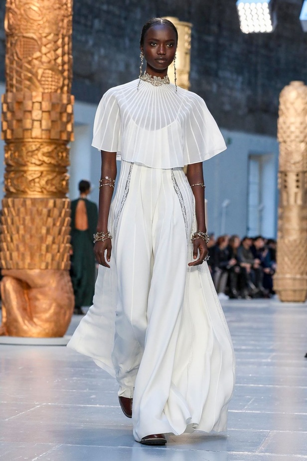 مجموعة كلوي Chloe لخريف وشتاء 2020-2021 خلال اسبوع الموضة في باريس