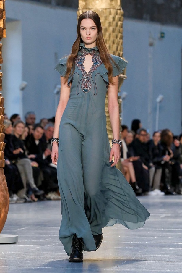 مجموعة كلوي Chloe لخريف وشتاء 2020-2021 خلال اسبوع الموضة في باريس