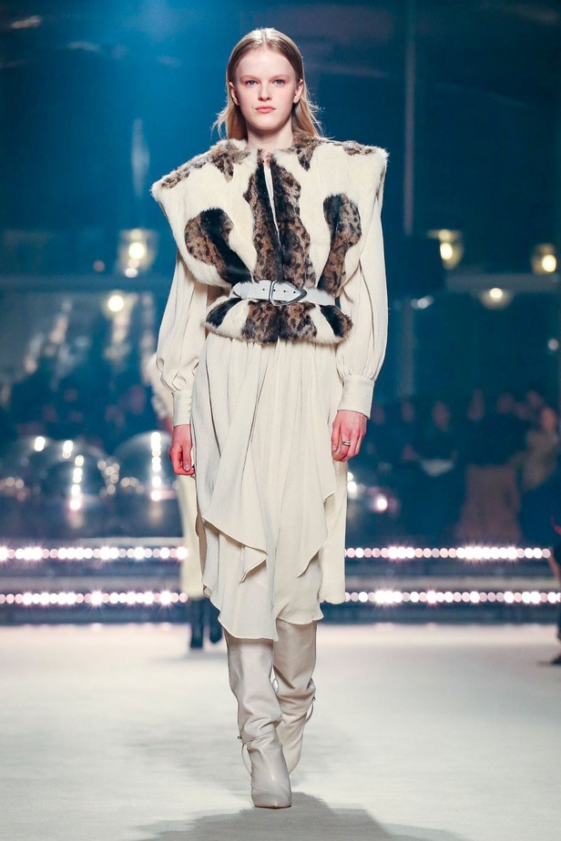 ازياء Isabel Marant لخريف وشتاء 2020 خلال اسبوع الموضة في باريس