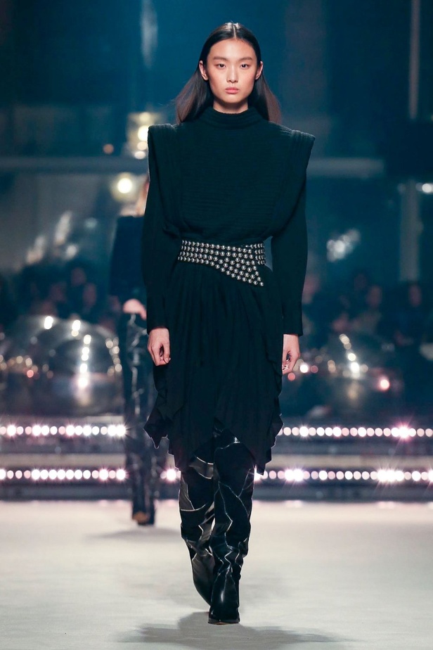 ازياء Isabel Marant لخريف وشتاء 2020 خلال اسبوع الموضة في باريس