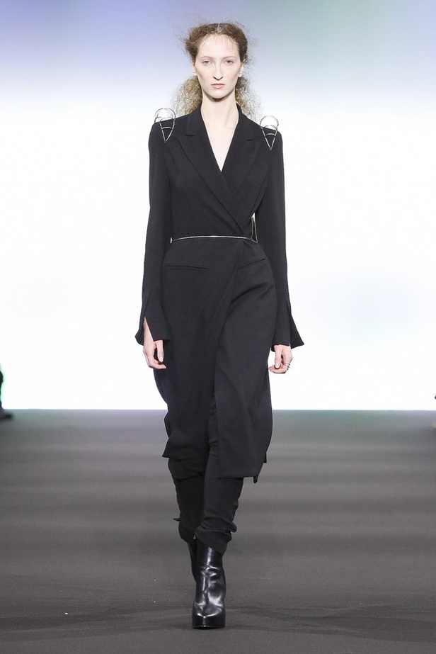 عرض مجموعة Ann Demeulemeester في باريس