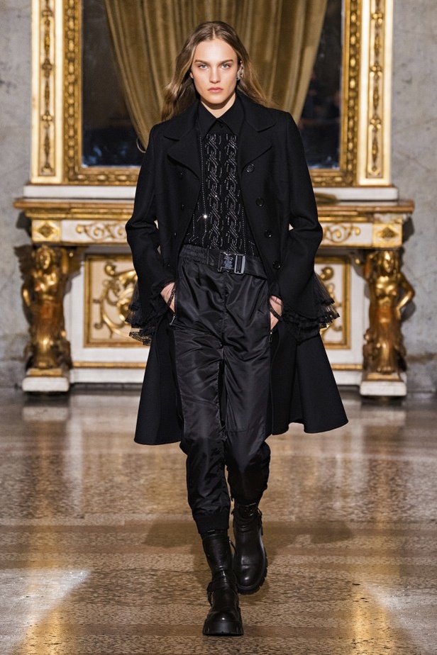 عرض ازياء ارمانو سيرفينو لموضة خريف وشتاء 2021-2022