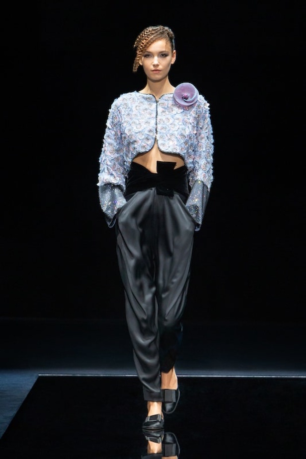 من عرض ازياء جيورجيو ارماني لموسم خريف وشتاء 2021