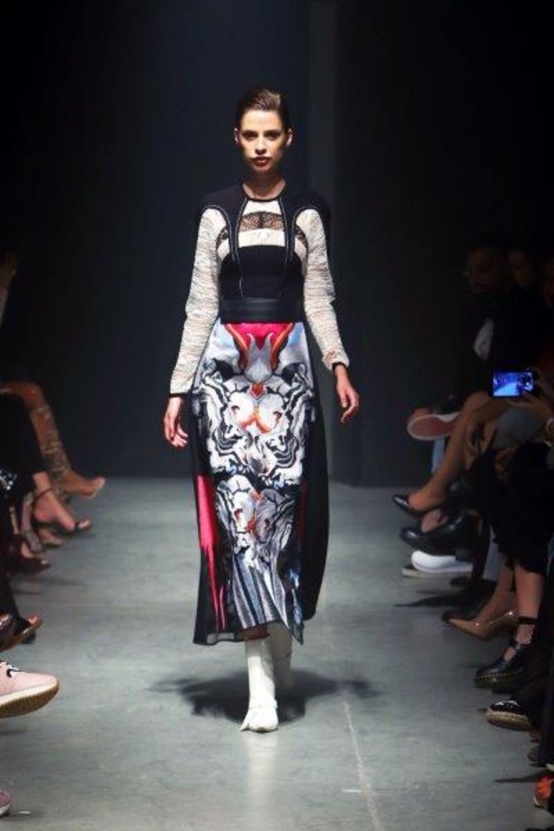 هذا فعله فيروس Lili بحسين بظاظا.. إبداع بمجموعة شتاء 2018 تخطى الحدود