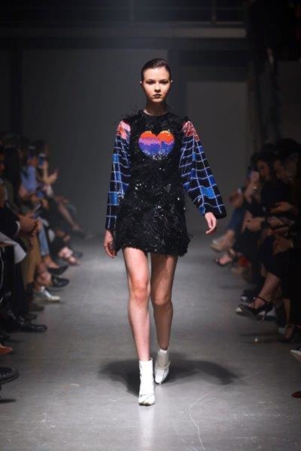 هذا فعله فيروس Lili بحسين بظاظا.. إبداع بمجموعة شتاء 2018 تخطى الحدود