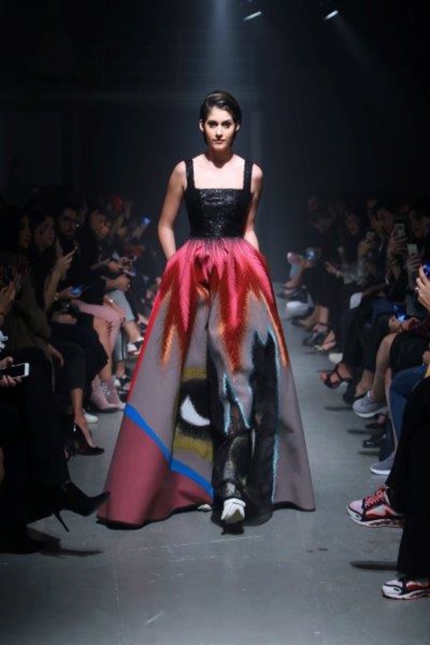 هذا فعله فيروس Lili بحسين بظاظا.. إبداع بمجموعة شتاء 2018 تخطى الحدود