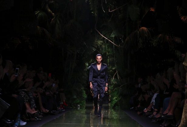 عرض أزياء Balmain لصيف وربيع ٢٠١٧ !