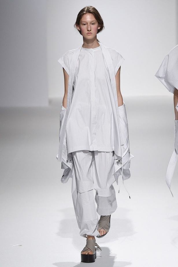 مجموعة Chalayan لربيع وصيف 2017