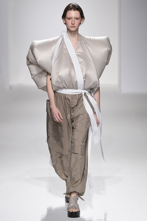 مجموعة Chalayan لربيع وصيف 2017