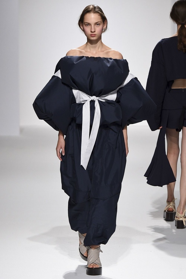 مجموعة Chalayan لربيع وصيف 2017
