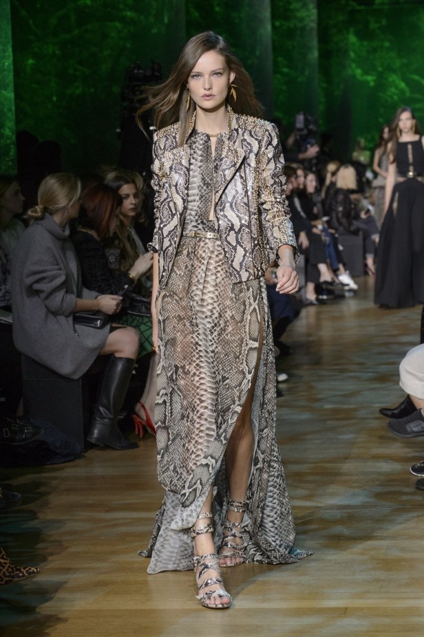 مجموعة ايلي صعب لربيع وصيف 2018 في باريس 