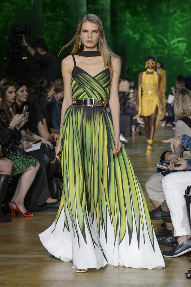 مجموعة ايلي صعب لربيع وصيف 2018 في باريس 