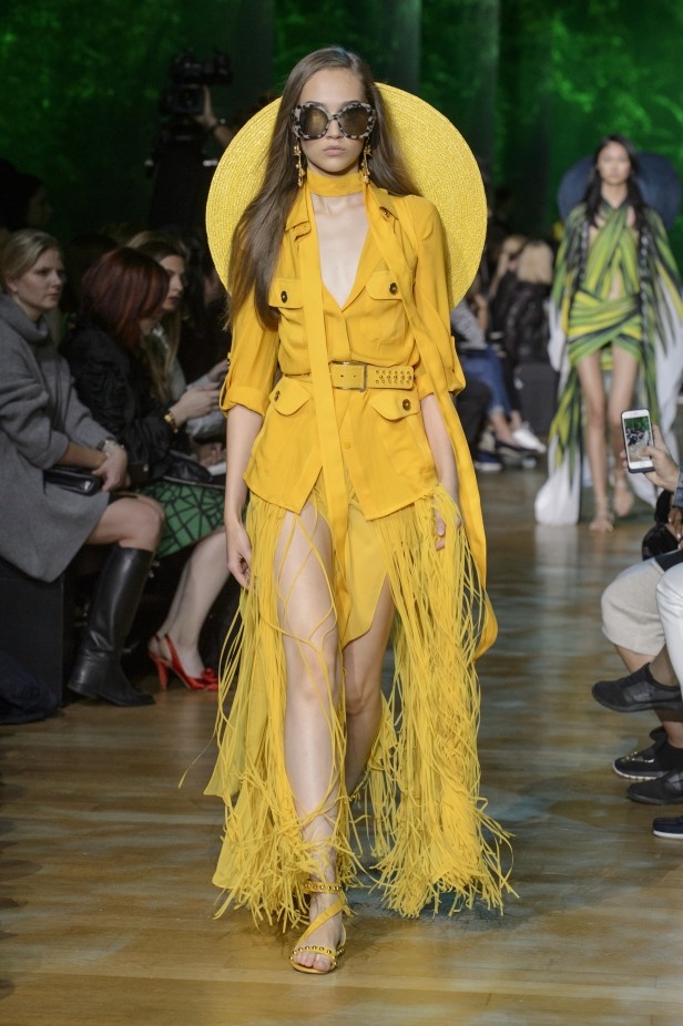 مجموعة ايلي صعب لربيع وصيف 2018 في باريس 