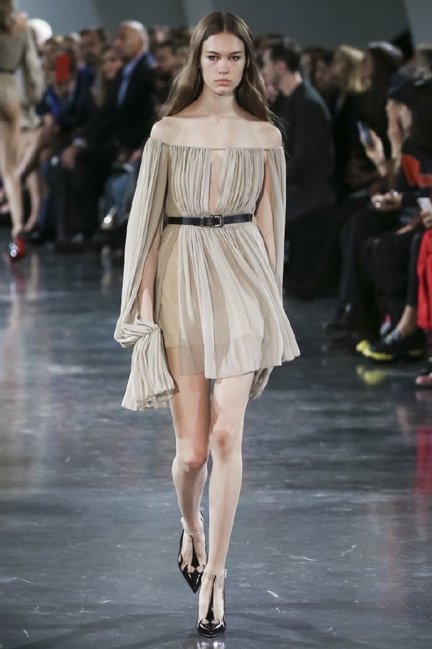 مجموعة موغلر لموسم ربيع وصيف 2018